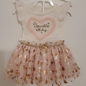 Baby girl outfit set.